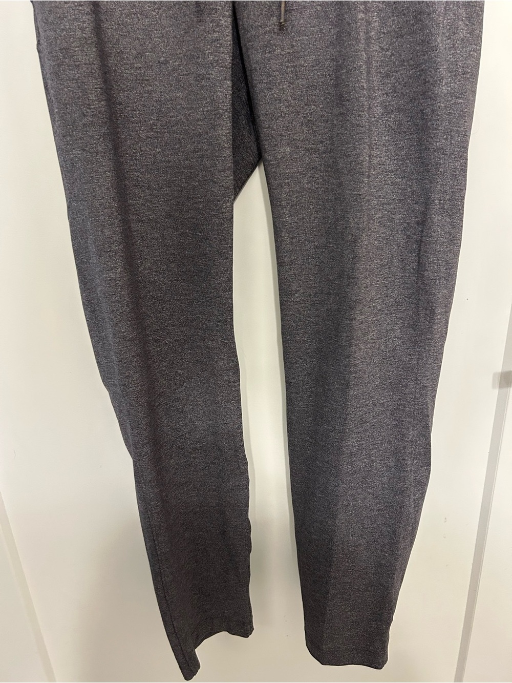 Lululemon On The Fly Pants in Heathered Black Gray - Picture 4 of 13